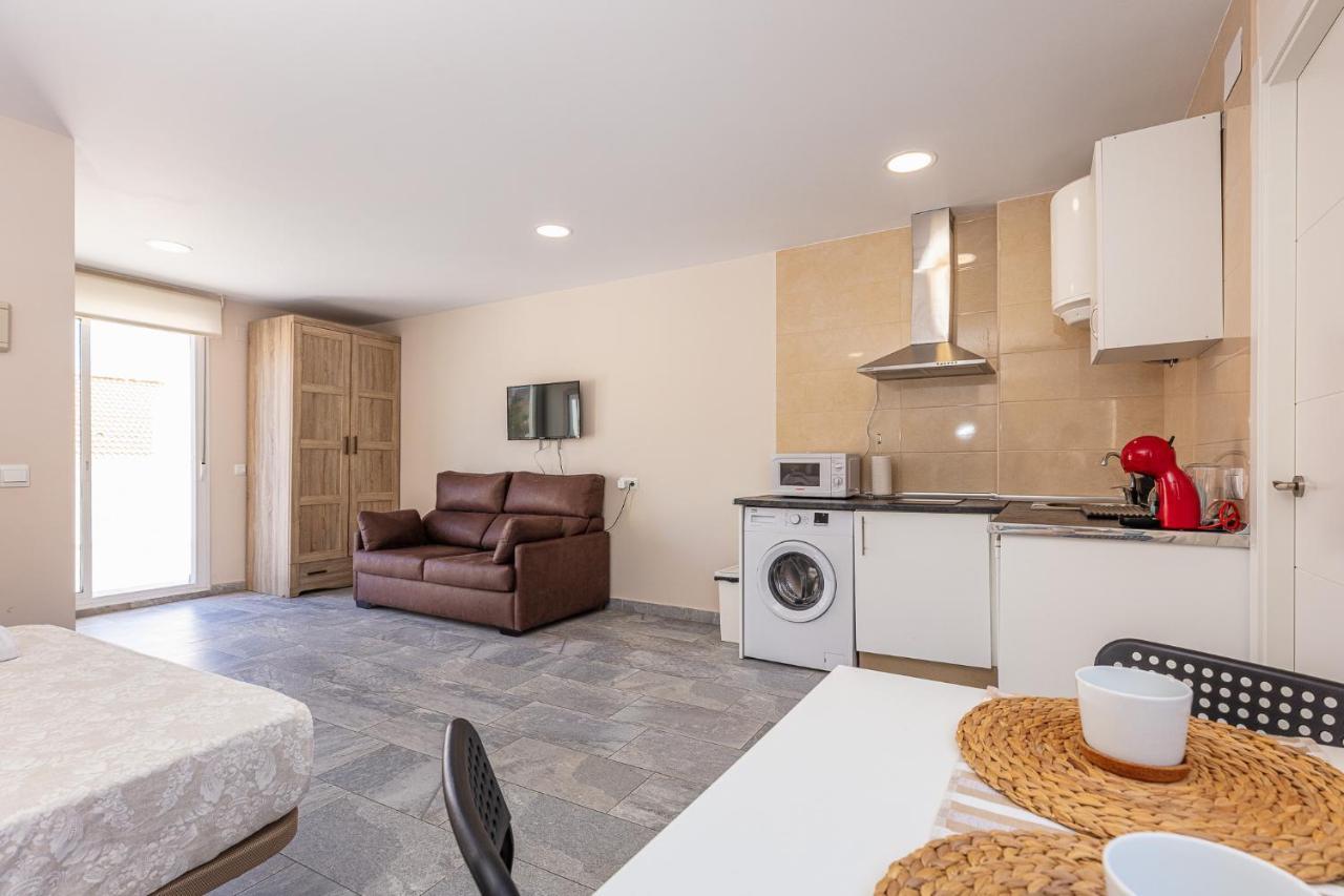 מאלגה Apartamentos Lola Beach מראה חיצוני תמונה