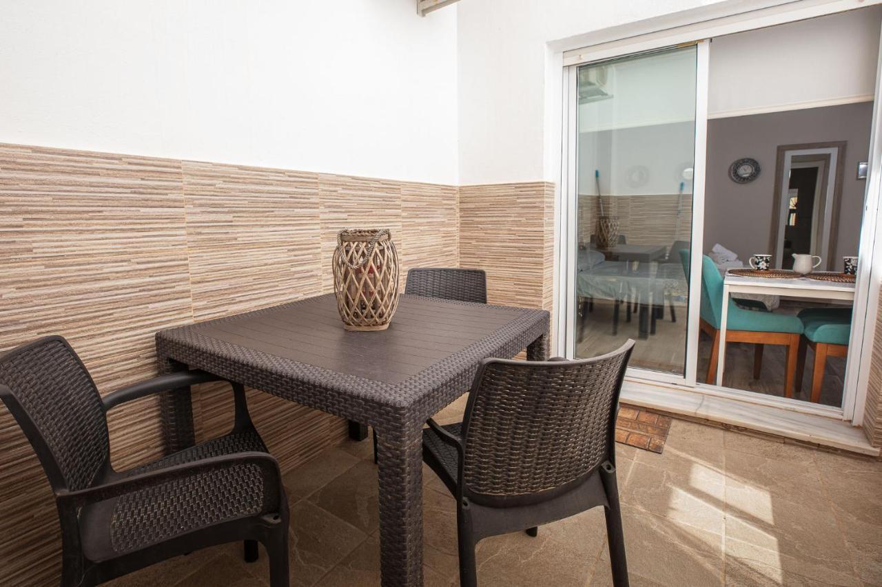 מאלגה Apartamentos Lola Beach מראה חיצוני תמונה